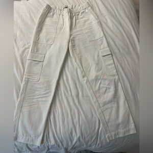 White Aritzia cargo pants